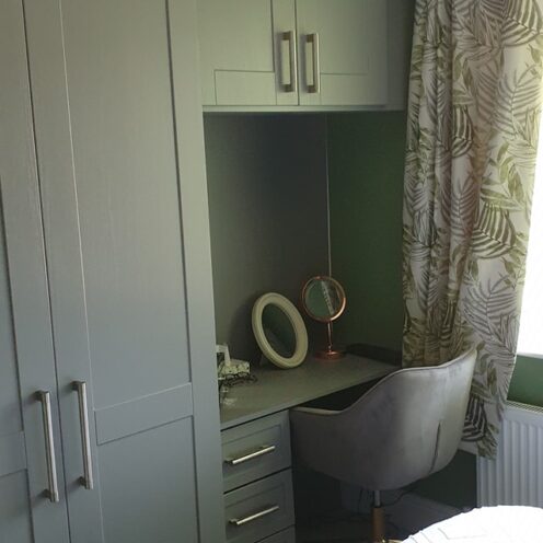 Painted oak effect dust grey with shaker door Tara Hill 1 Painted oak effect dust grey with shaker door Tara Hill 1